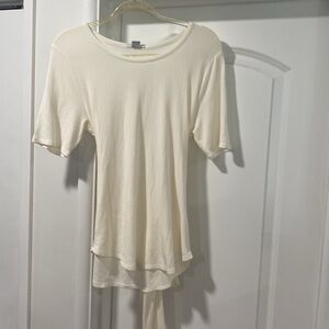 🆕Women’s Bar 111 white top. Size Large. NWT